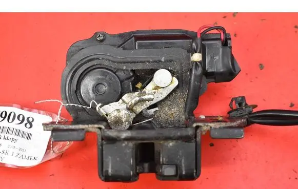Toyota Prius (NHW20) Tailgate/trunk/boot lock/catch/latch