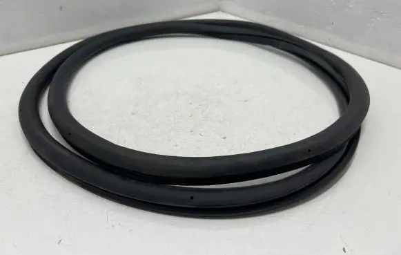 Volkswagen Caddy Front door rubber seal 2K0837911F
