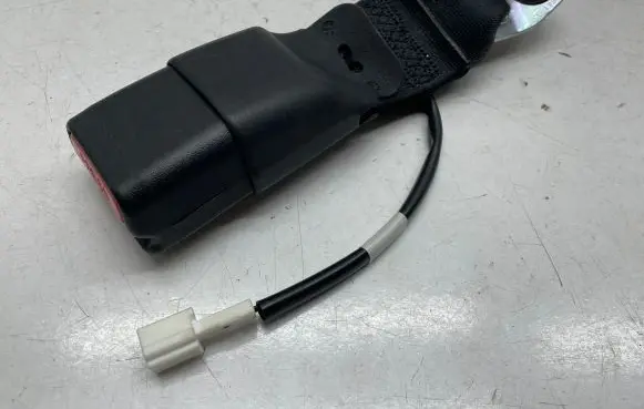 Nissan Pulsar Rear seatbelt buckle 888423ZL0A 6284224