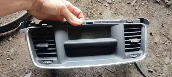 Peugeot 508 Dash center air vent grill 968855297703