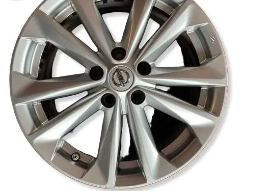 Nissan Qashqai J12 R17 alloy rim 