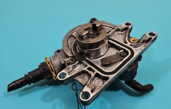 Opel Zafira A Vacuum pump 24406132 IMPRK1518155