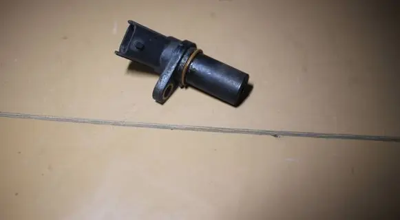 Volkswagen Golf IV Crankshaft position sensor 0261210151