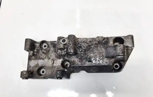 Volvo S40, V40 Engine mounting bracket 9146253