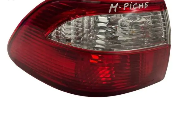 Mazda 626 Rear/tail lights 22061919