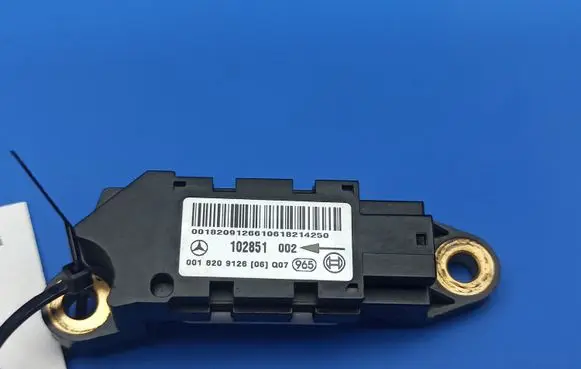 Mercedes-Benz CLS C219 Airbag deployment crash/impact sensor 0018209126 102851002