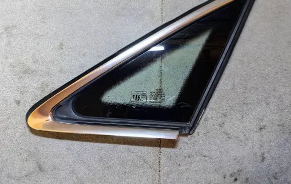 Audi A3 S3 8V Rear side window 8V5845300K 8V5845298F 8V5845298K