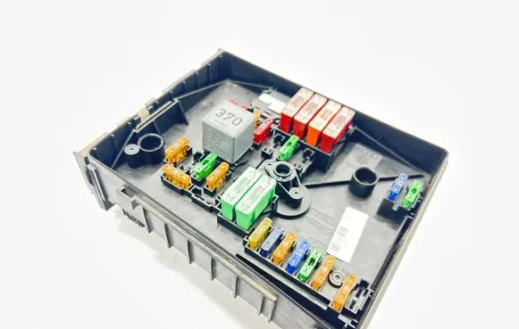 Skoda Octavia Mk2 (1Z) Fuse module 1K0937125A