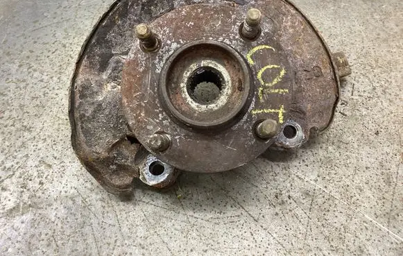 Front wheel hub