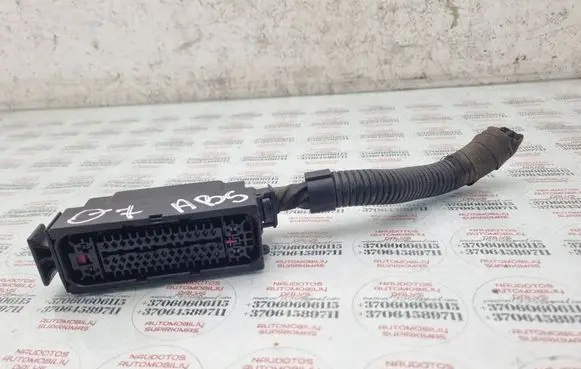 Audi Q7 4L ABS module connector plug 9805944
