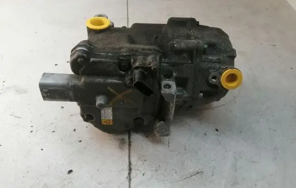 Toyota Auris E180 Air conditioning (A/C) compressor (pump) 0422001032 ES14C 03506