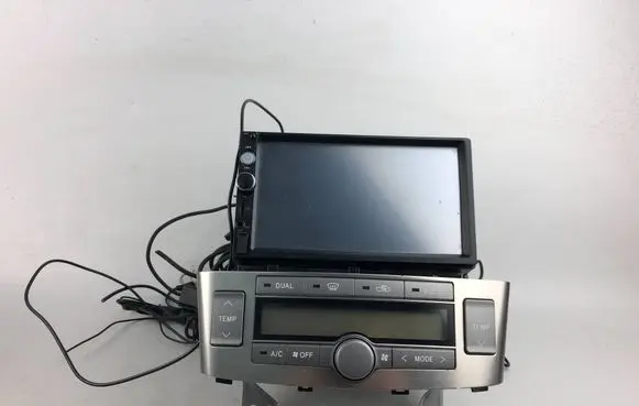 Toyota Avensis T250 Radio/CD/DVD/GPS head unit 5590005281 55900-05281