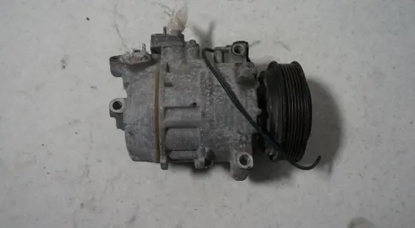Volkswagen PASSAT B5.5 Air conditioning (A/C) compressor (pump) 4472208181 8D0260808 7SBU16C