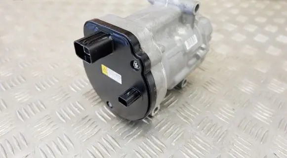 Toyota Prius (XW50) Air conditioning (A/C) compressor (pump) 0424000370 8837047091 8837047092