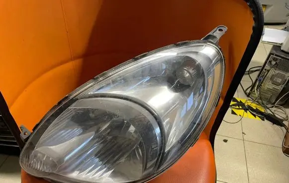 Toyota Yaris Headlight/headlamp