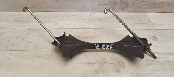 Mazda CX-7 Battery bracket