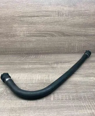 BMW 5 E39 Engine coolant pipe/hose 1438633
