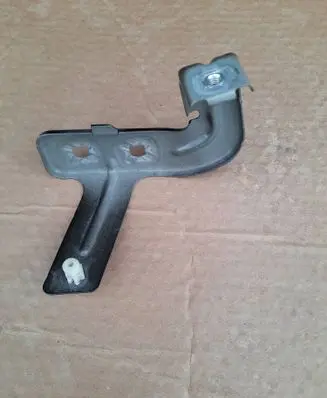 BMW 4 F36 Gran coupe Fender mounting bracket 7255821