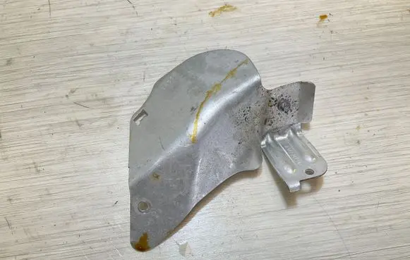 BMW 1 F40 Other engine part 8647241