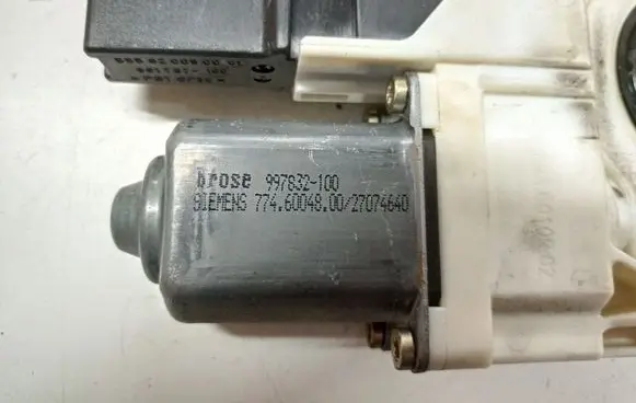 Citroen C4 I Front door window regulator motor 996386100 997832100 7746004800