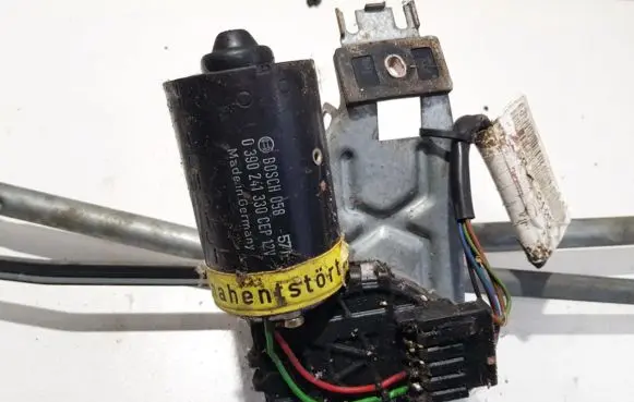 Audi A6 S6 C4 4A Wiper motor 0390241330
