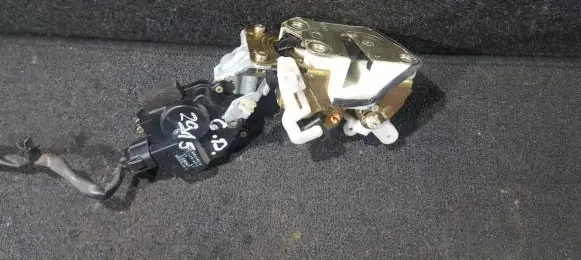 Mitsubishi Galant Rear door lock MR349316 1015280070