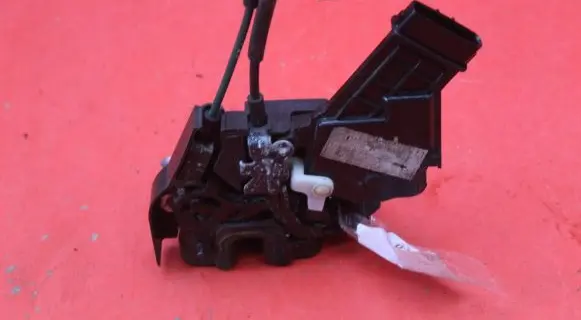 KIA Magentis Rear door lock