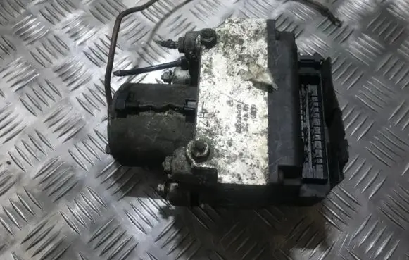 Audi A4 S4 B5 8D ABS Pump 0265214002 8d0814111