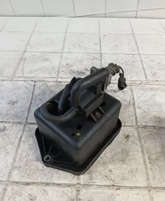 Vacuum air tank
