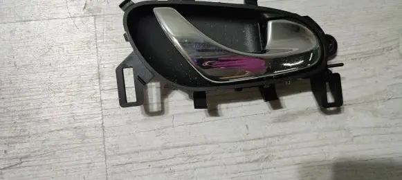 Nissan Qashqai Front door interior handle