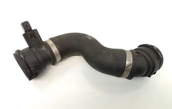 Engine coolant pipe/hose