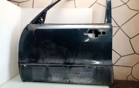 Mitsubishi Pajero Front door