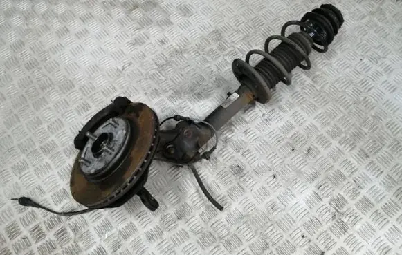 Suzuki Swift III Front wheel hub spindle knuckle