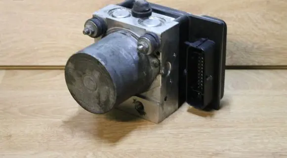 Audi A4 S4 B7 8E 8H ABS Pump 8E0614517AK 8E0910517D