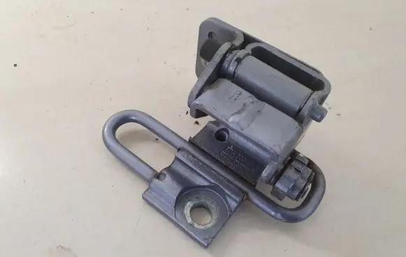 Audi A3 S3 8P Rear door lower hinge 8P4833411A