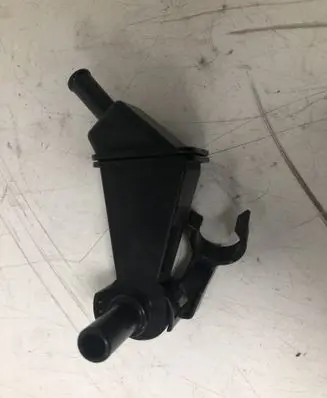 Toyota Avensis T270 Other engine bay part