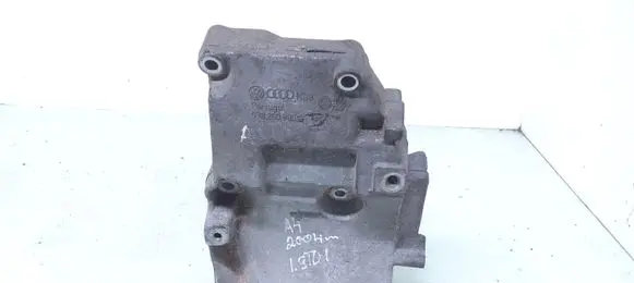 Audi A4 S4 B6 8E 8H Engine mounting bracket 038260885C