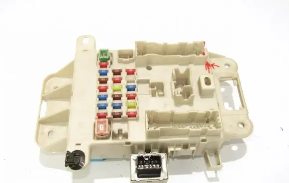 Toyota RAV 4 (XA20) Fuse module