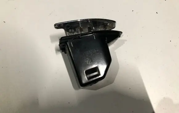 Mercedes-Benz E W211 Rear door ashtray A2118100133