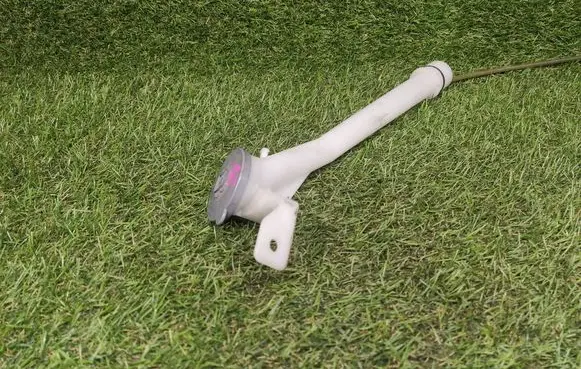 Nissan Leaf I (ZE0) Lamp washer fluid tank 
