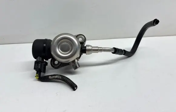 KIA Ceed Fuel injection high pressure pump 353202B130 9046010022 4000543700