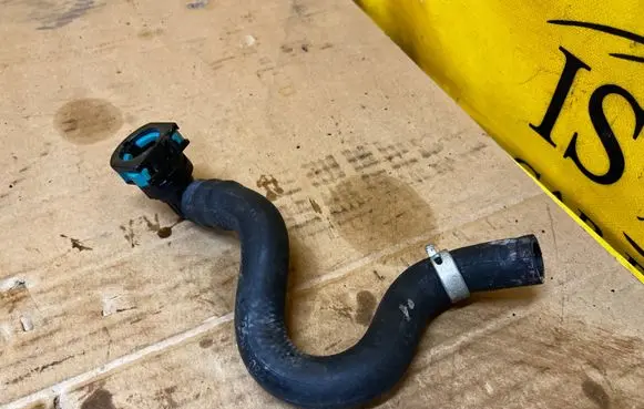 Toyota RAV 4 (XA50) Hybrid/electric vehicle battery cooling hoses/tubes 
