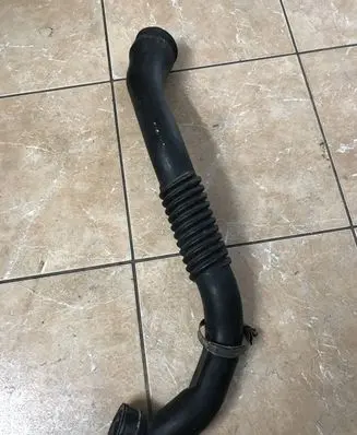 Jeep Grand Cherokee (WJ) Intercooler hose/pipe 3M519A673