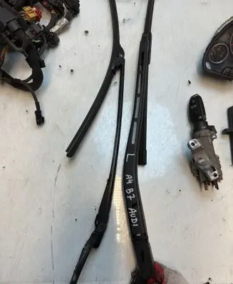 Audi A4 S4 B7 8E 8H Front wiper blade arm 3C0955405C
