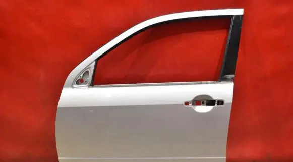 Mitsubishi Outlander Front door