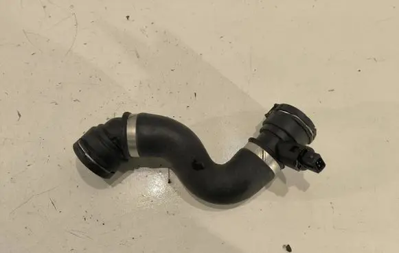 BMW 5 E60 E61 Engine coolant pipe/hose 7521778