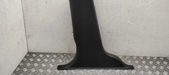 Volvo V70 (B) pillar trim (bottom)
