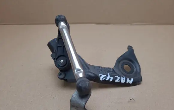 Audi A4 S4 B8 8K Rear height level sensor lever 8K0941309