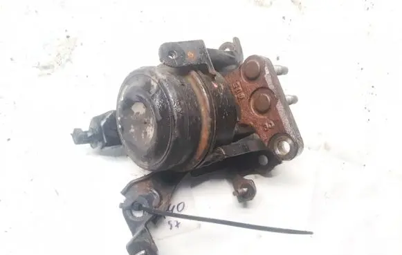 Toyota Corolla Verso E121 Engine mount bracket