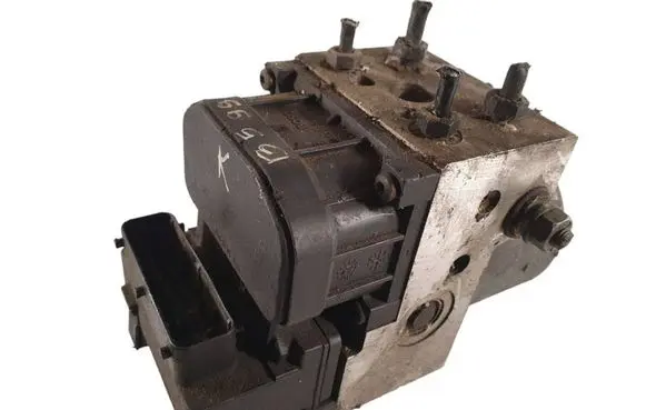 Volkswagen PASSAT B5 ABS Pump 8E0614111K